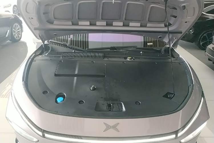 Used XPeng P7+ 2024 Long-Range Max Engine Bay