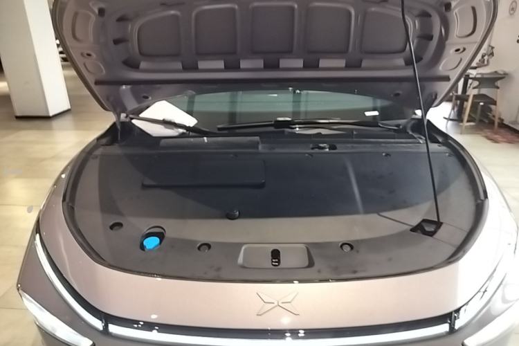 Used XPeng P7+ 2024 Ultra-Long Range Max Engine Bay