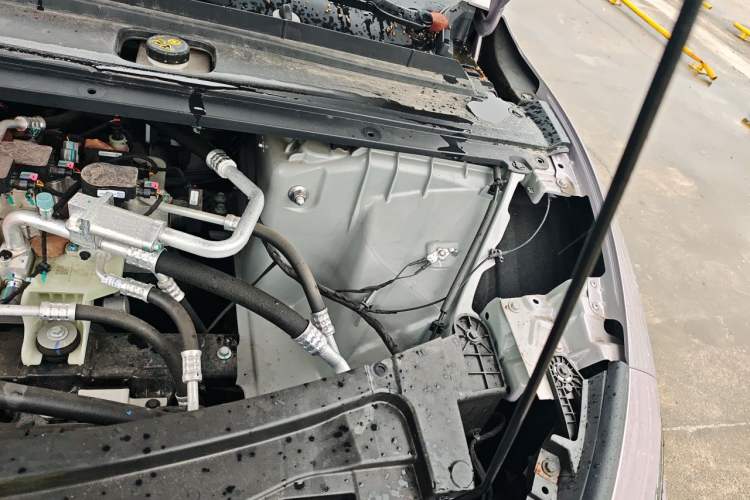 Used XPeng P7+ 2024 Long-Range Max Engine Bay Left