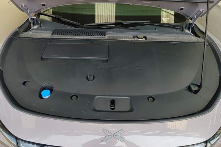 Used XPeng P7+ 2024 Long-Range Max Engine Bay