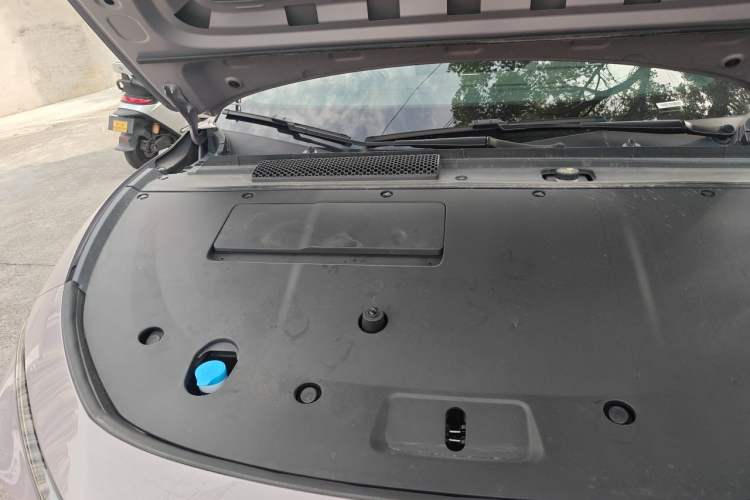 Used XPeng P7+ 2024 Long-Range Max Engine Bay Right