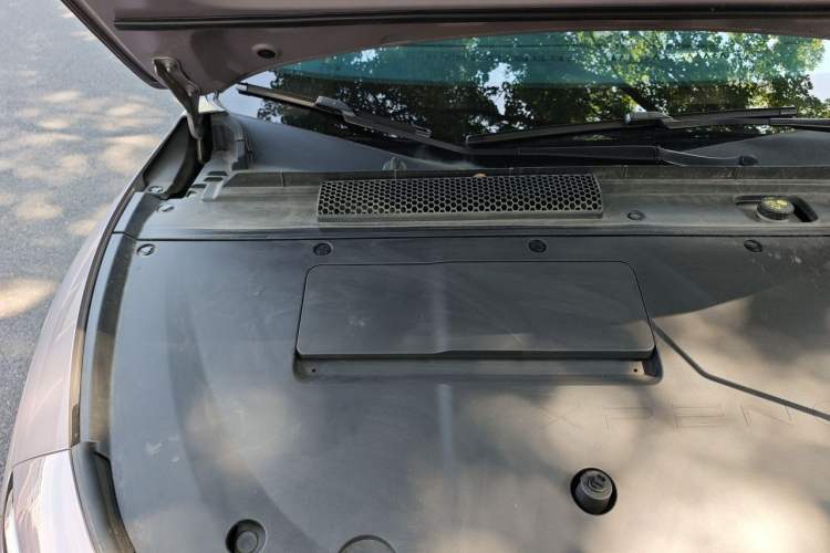 Used XPeng P7+ 2024 Long-Range Max Engine Bay Right