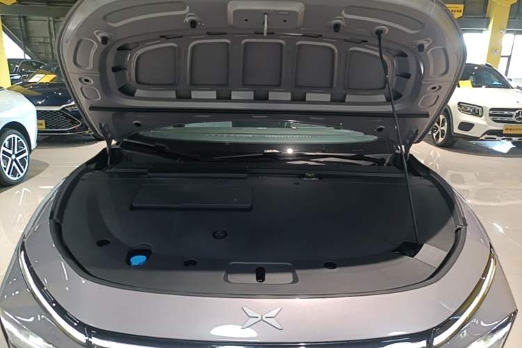 Used XPeng P7+ 2024 Ultra-Long Range Max Engine Bay