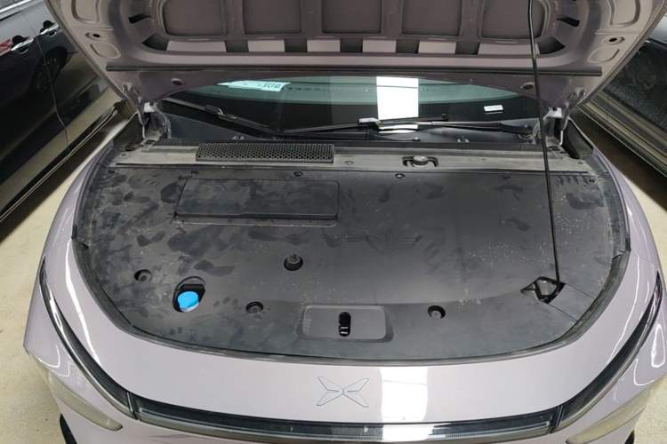 Used XPeng P7+ 2024 Long-Range Max Engine Bay