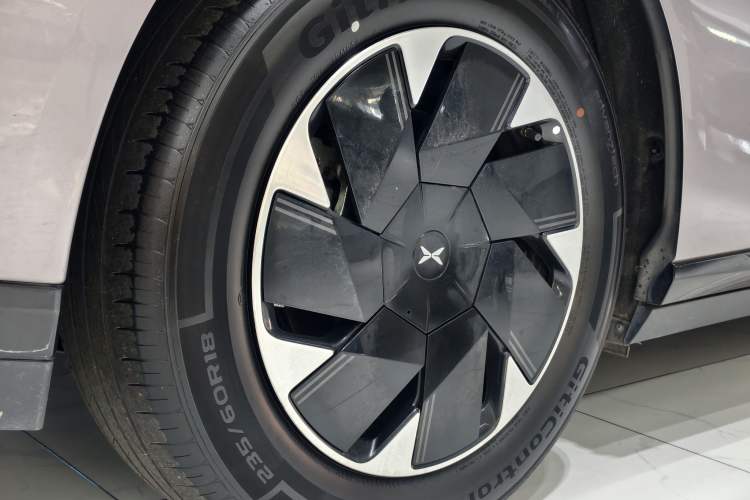 Used XPeng P7+ 2024 Ultra-Long Range Max Exterior 9
