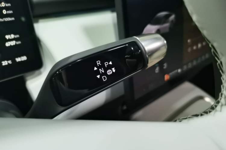 Used XPeng P7+ 2024 Long-Range Max Gear Lever