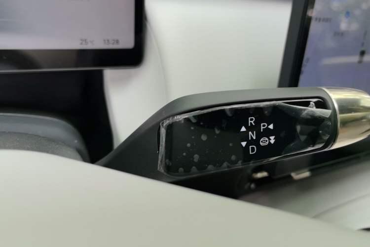 Used XPeng P7+ 2024 Ultra-Long Range Max Gear Lever