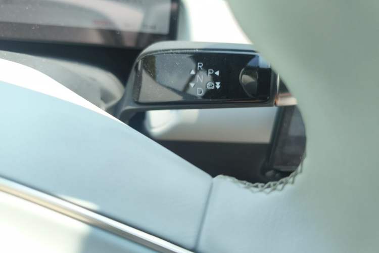 Used XPeng P7+ 2024 Long-Range Max Gear Lever