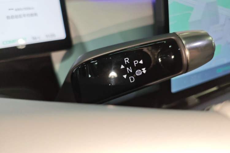 Used XPeng P7+ 2024 Long-Range Max Gear Lever