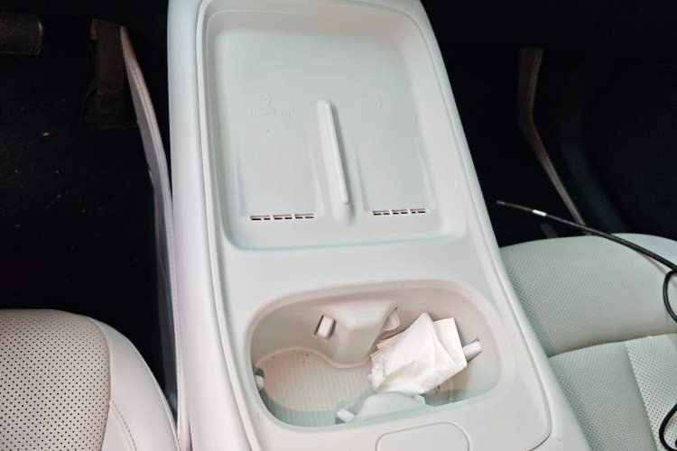 Used XPeng P7+ 2024 Limited Edition Max Gear Lever