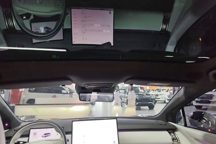 Used XPeng P7+ 2024 Long-Range Max Headliner