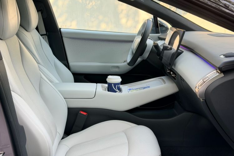 Used XPeng P7+ 2024 Long-Range Max Interior 1