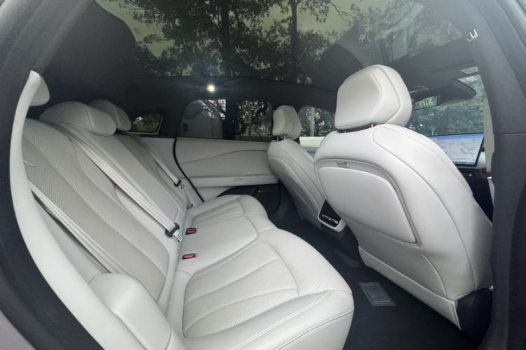 Used XPeng P7+ 2024 Long-Range Max Interior 4