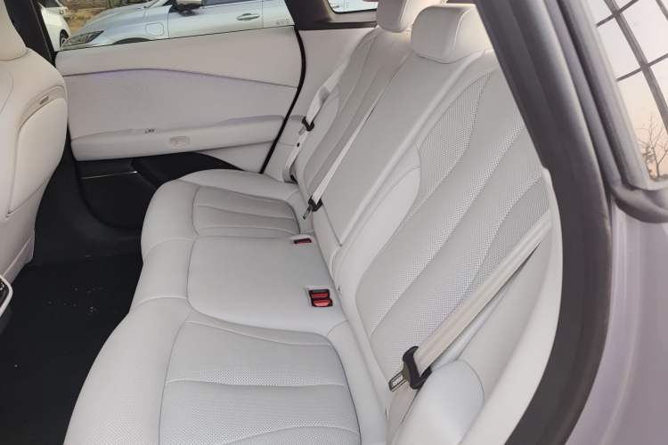 Used XPeng P7+ 2024 Long-Range Max Interior 4