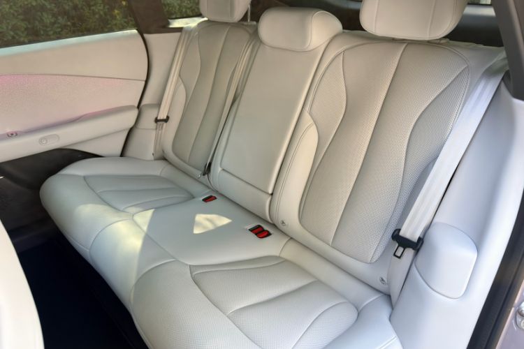 Used XPeng P7+ 2024 Long-Range Max Interior 8