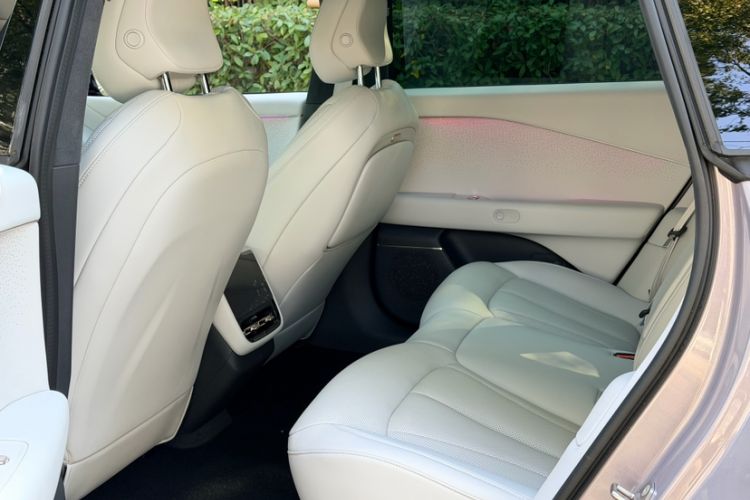 Used XPeng P7+ 2024 Long-Range Max Interior 9