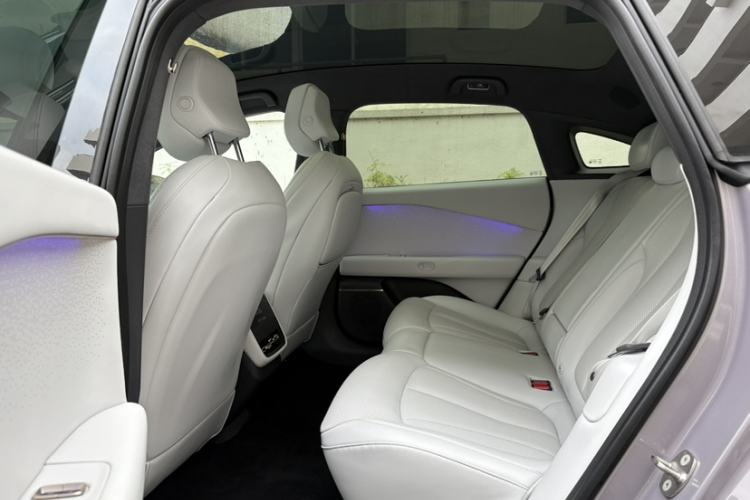 Used XPeng P7+ 2024 Long-Range Max Interior 9