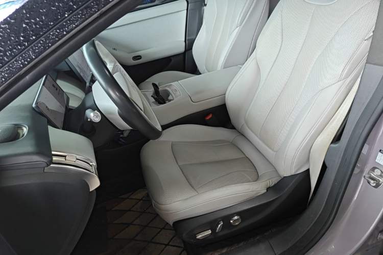 Used XPeng P7+ 2024 Long-Range Max Left Front Seat