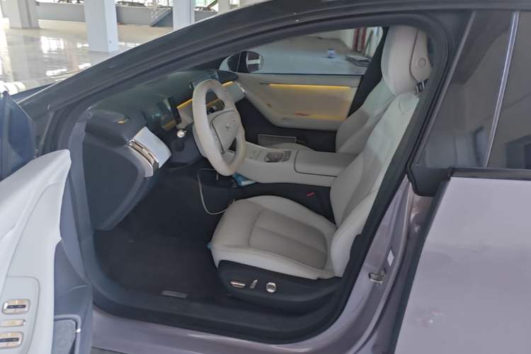 Used XPeng P7+ 2024 Long-Range Max Left Front Seat