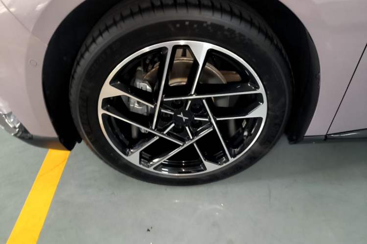 Used XPeng P7+ 2024 Long-Range Max Left Front Wheel Hub