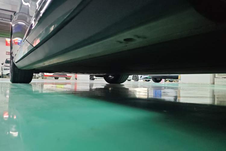 Used XPeng P7+ 2024 Long-Range Max Left Side Sill