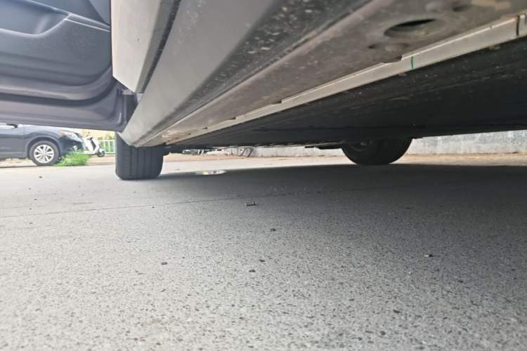Used XPeng P7+ 2024 Long-Range Max Left Side Sill