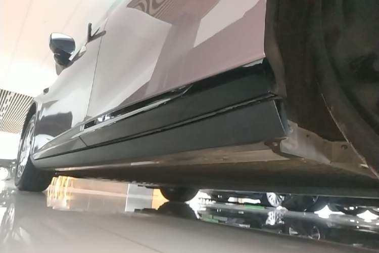 Used XPeng P7+ 2024 Long-Range Max Left Side Sill