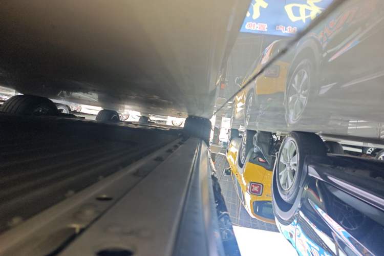 Used XPeng P7+ 2024 Long-Range Max Left Side Sill