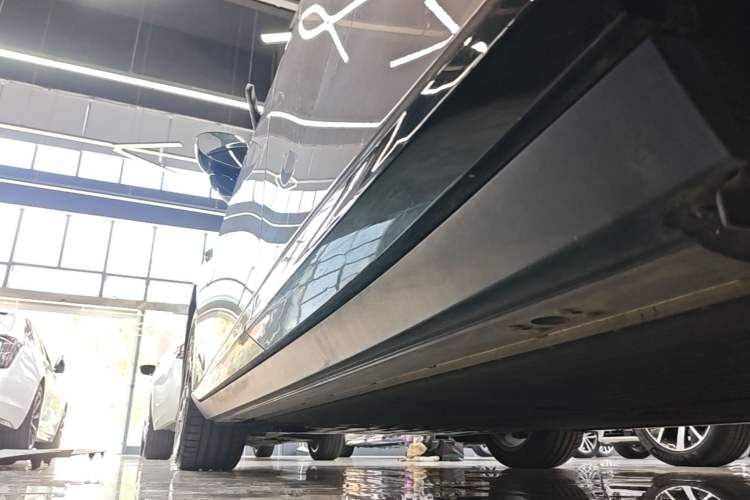 Used XPeng P7+ 2024 Long-Range Max Left Side Sill
