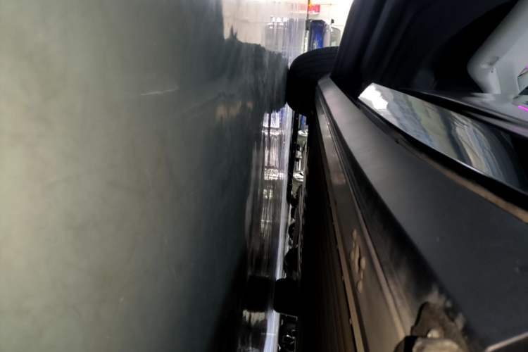 Used XPeng P7+ 2024 Long-Range Max Left Side Sill