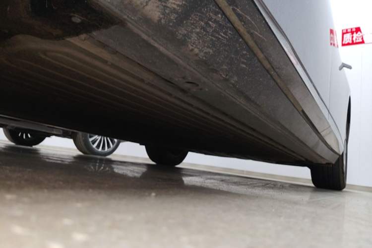 Used XPeng P7+ 2024 Long-Range Max Left Side Sill