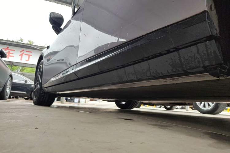 Used XPeng P7+ 2024 Long-Range Max Left Side Sill