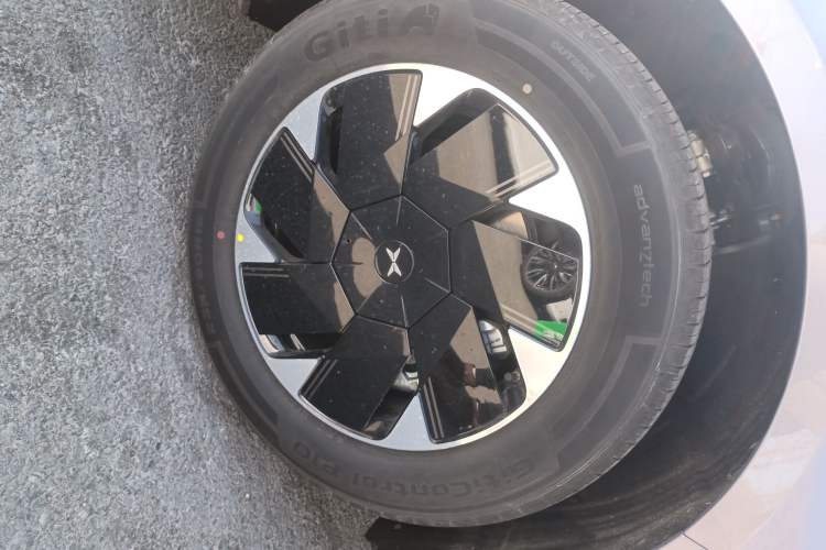Used XPeng P7+ 2024 Long-Range Max Right Front Wheel Hub