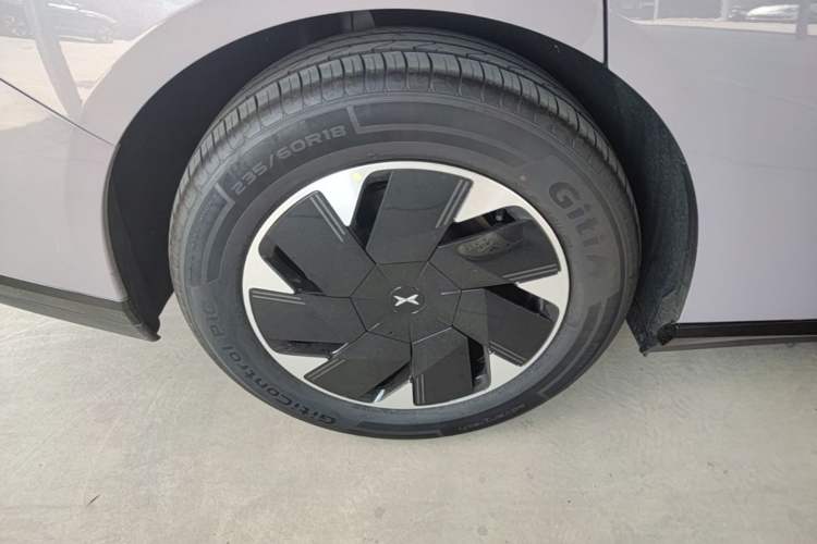 Used XPeng P7+ 2024 Ultra-Long Range Max Right Rear Wheel Hub