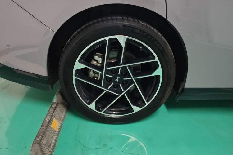 Used XPeng P7+ 2024 Long-Range Max Right Rear Wheel Hub