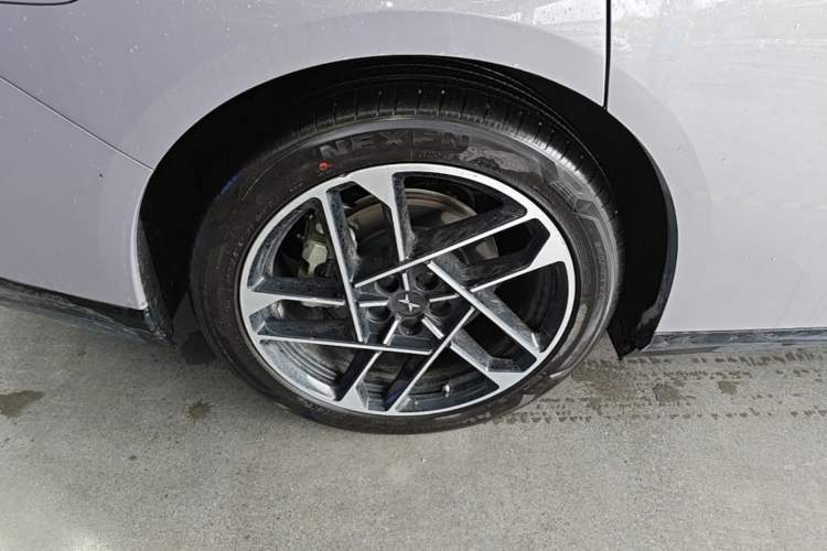 Used XPeng P7+ 2024 Long-Range Max Right Rear Wheel Hub