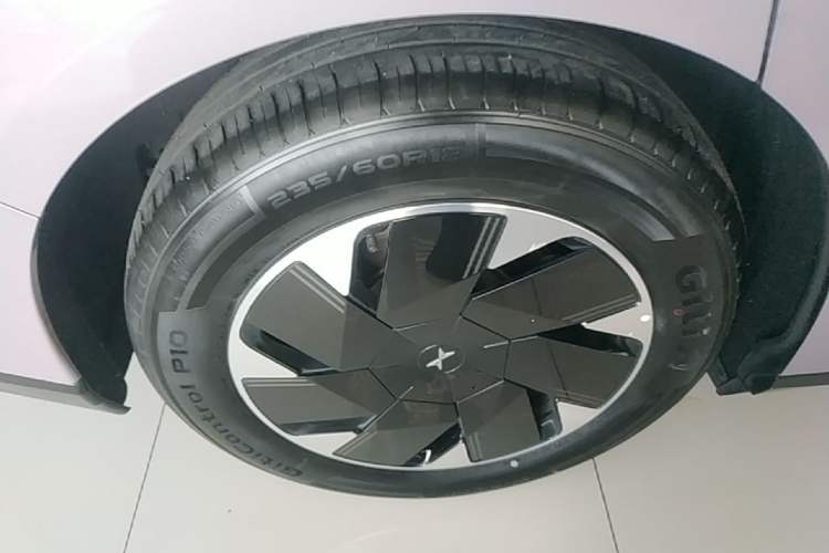 Used XPeng P7+ 2024 Long-Range Max Right Rear Wheel Hub