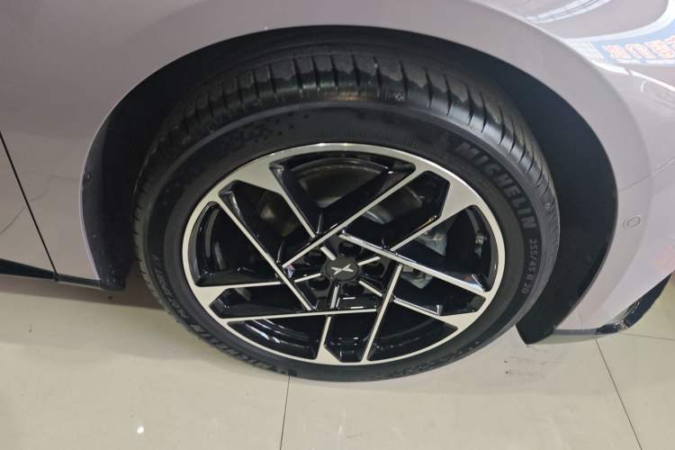 Used XPeng P7+ 2024 Long-Range Max Right Rear Wheel Hub