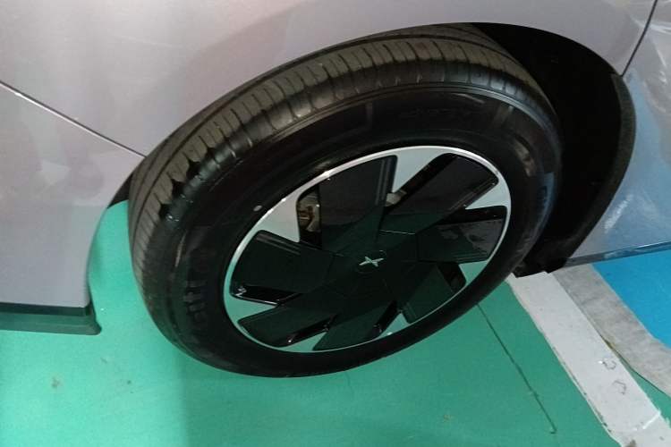 Used XPeng P7+ 2024 Long-Range Max Right Rear Wheel Hub