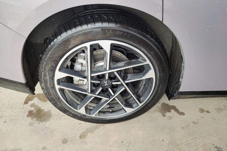 Used XPeng P7+ 2024 Long-Range Max Right Rear Wheel Hub