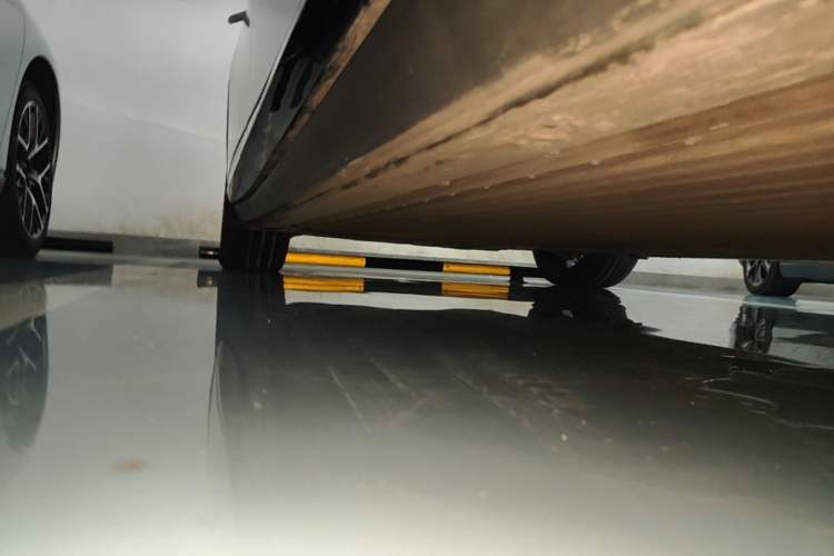 Used XPeng P7+ 2024 Ultra-Long Range Max Right Side Sill