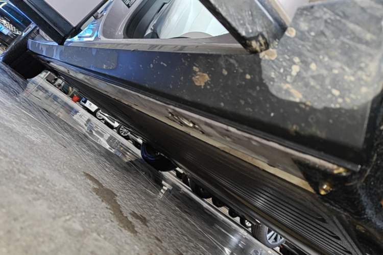 Used XPeng P7+ 2024 Long-Range Max Right Side Sill