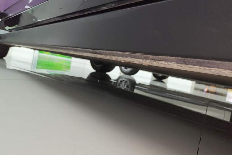 Used XPeng P7+ 2024 Ultra-Long Range Max Right Side Sill