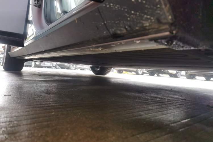 Used XPeng P7+ 2024 Long-Range Max Right Side Sill