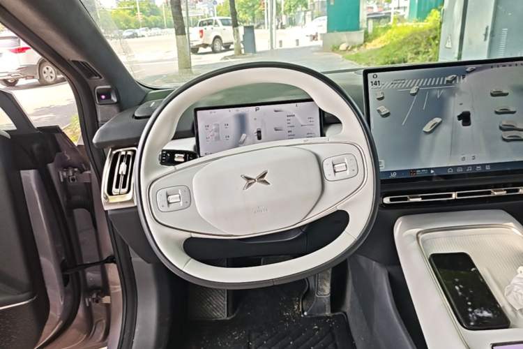 Used XPeng P7+ 2024 Long-Range Max Steering Wheel