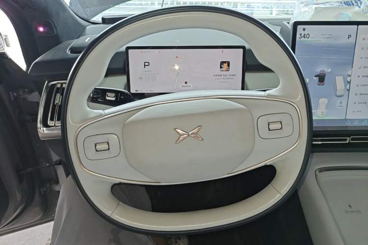 Used XPeng P7+ 2024 Long-Range Max Steering Wheel
