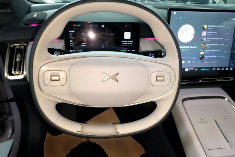 Used XPeng P7+ 2024 Long-Range Max Steering Wheel