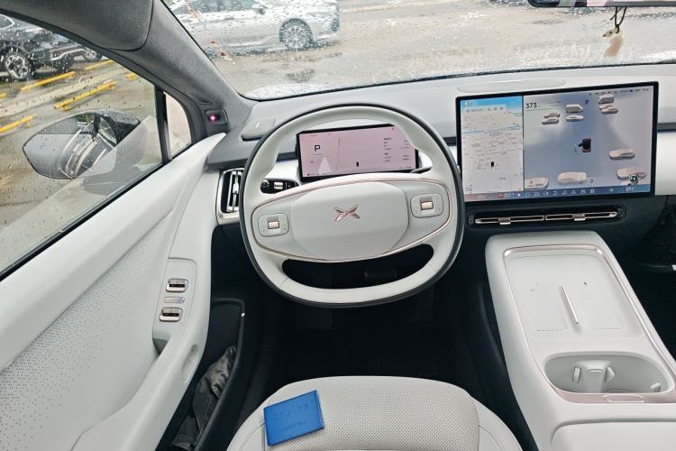Used XPeng P7+ 2024 Long-Range Max Steering Wheel