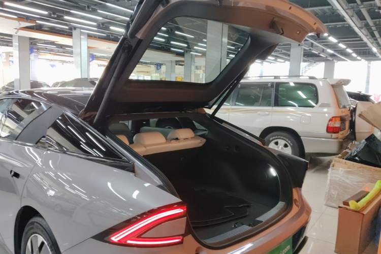 Used XPeng P7+ 2024 Long-Range Max Trunk