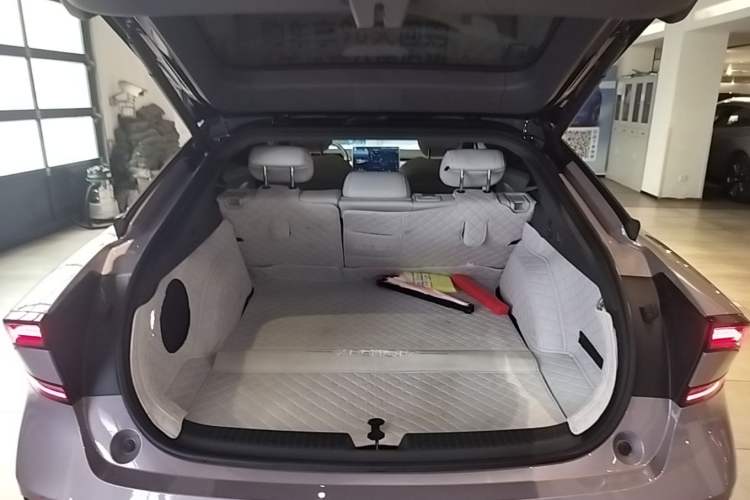 Used XPeng P7+ 2024 Ultra-Long Range Max Trunk